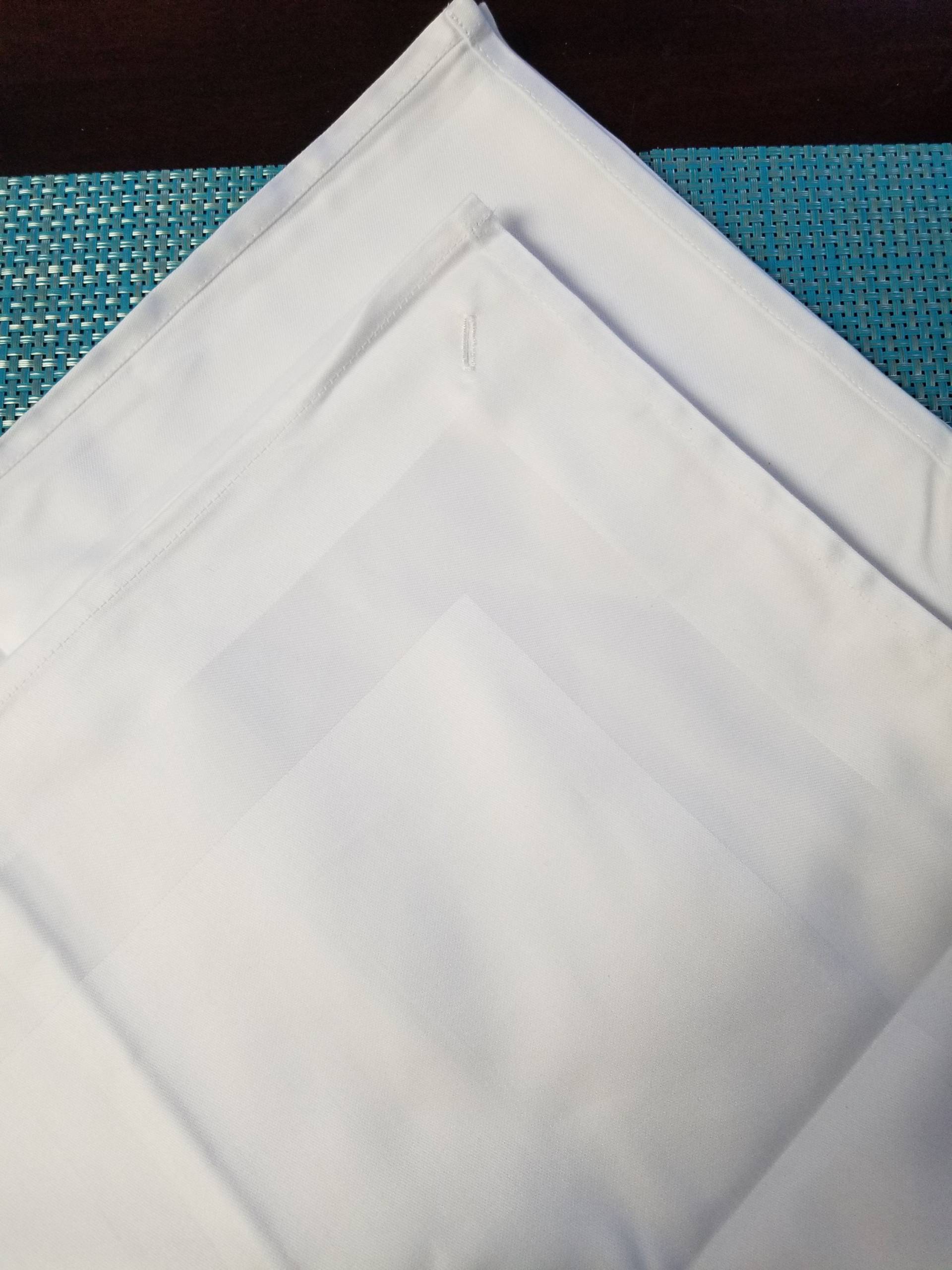 6Er Set - Stoffservietten Aus 100% Baumwolle Mit Knopfloch 6Er Set - Stoffservietten Aus 100% Baumwolle Mit Knopfloch von TheDapperDiner