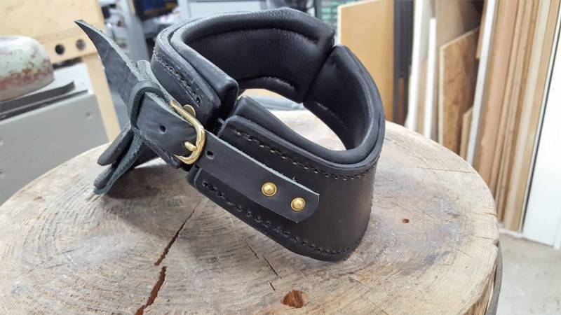 Lederkragen | Halsschutz - Schwarz von TheDarkHorseWorkshop