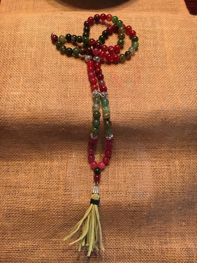 Achathalskette Mit Quaste von TheDeVIneWorkshop