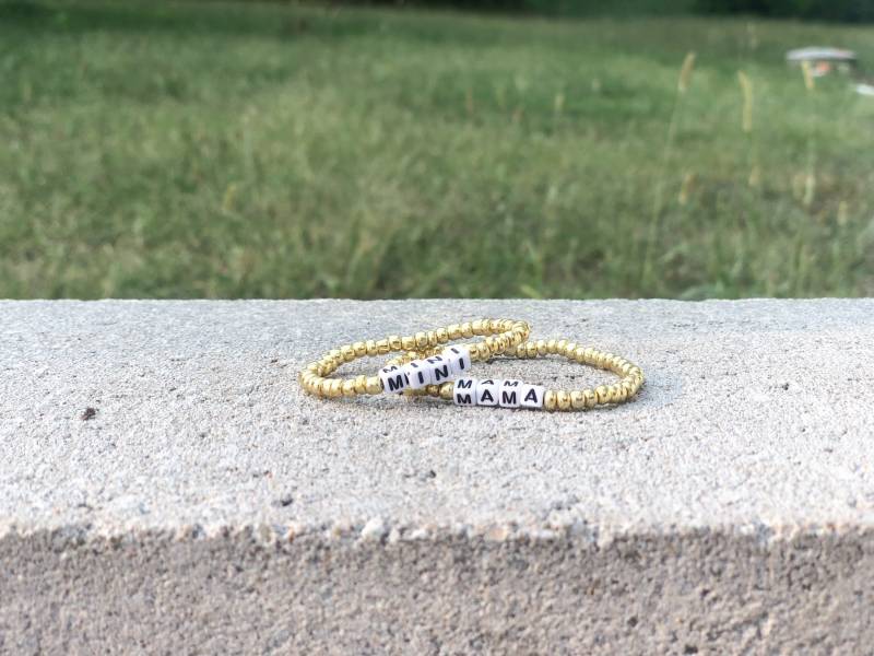 Mama Und Ich Perlenarmband Set | Geschenk Muttertagsgeschenk Mutter Tochter Armband Mit Goldperlen von TheDelicateDiamond