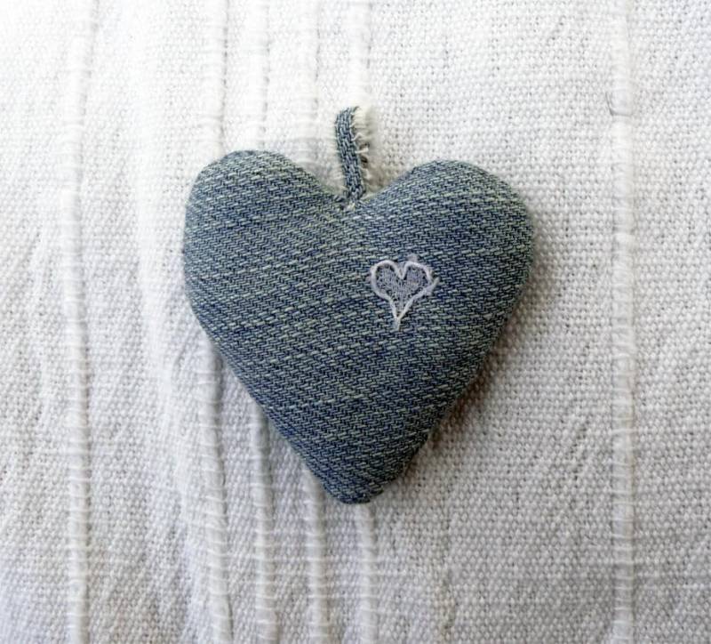 Something Like Love - Jeans Herz Anhänger Mit Spitze Something Like Love - Jeans Herz Anhänger Mit Spitze von TheDenimWitch
