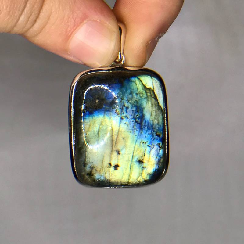 Aurora Labradorit Anhänger - Sterling Silber Regenbogen Schmuck Blauer Stein Geburtsstein Quadrat von TheDesertGoddess