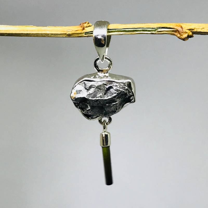 Echte Meteoriten-Und Grüner Turmaline-Anhänger-sterling Silber-Meteoritenschmuck-Tourmaline-Schmuck-Kosmic-Außenraum-Handmade von TheDesertGoddess