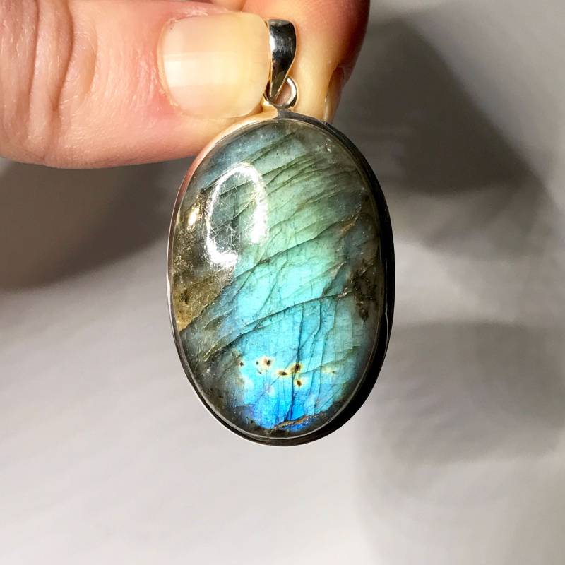 Erstaunlicher Labradorit Anhänger - Sterling Silber Schmuck Blauer Stein Geburtsstein Moldavit von TheDesertGoddess