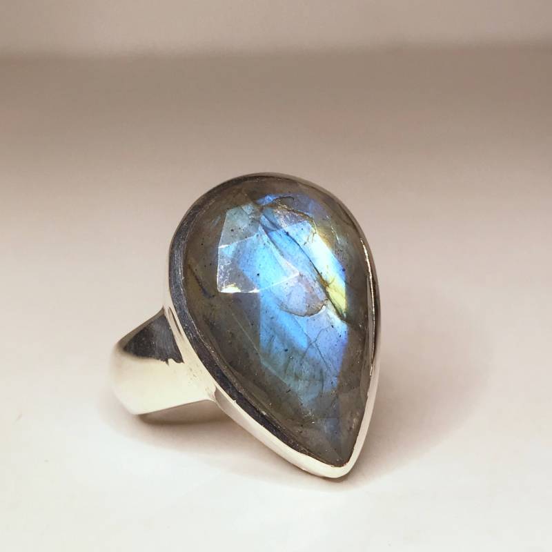 Facettierte Labradorit Ring - Sterling Silber Verlobungsring Blauer Stein Birthstone Schmuck Moldatete von TheDesertGoddess