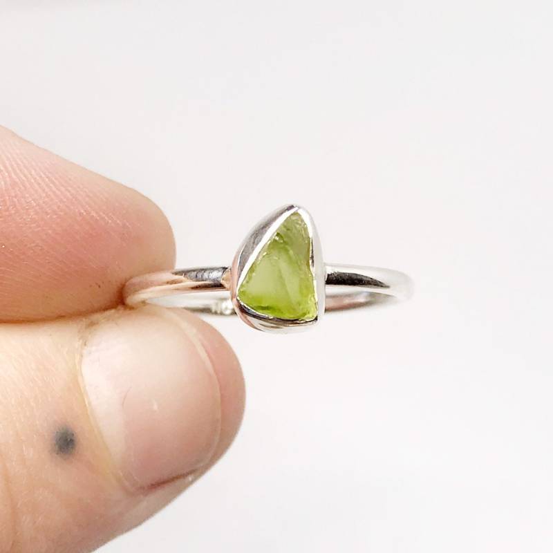 Harte Peridot-Ring-Us 6-Sterling Silber-Peridot Schmuck-Grüner Steinring-August Birthstone-Birthstone-Schmuck Aus Stein-Handmade von TheDesertGoddess
