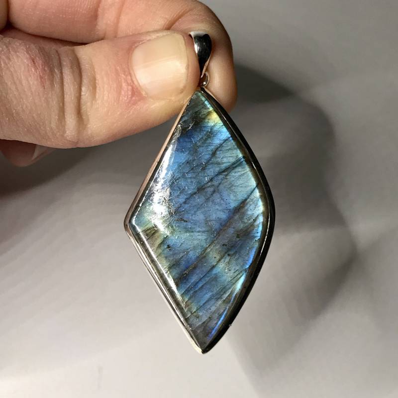 Labradorit Anhänger - Sterling Silber Schmuck Blauer Stein Birthstone Moldavit von TheDesertGoddess