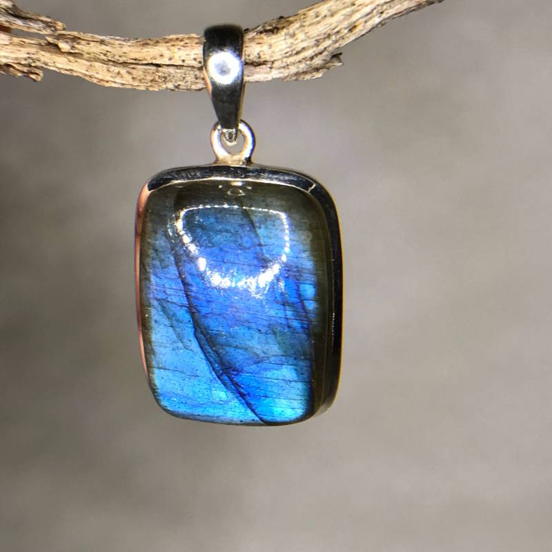 Labradorit Anhänger - Sterling Silber Schmuck Blauer Stein Geburtsstein Moldait von TheDesertGoddess