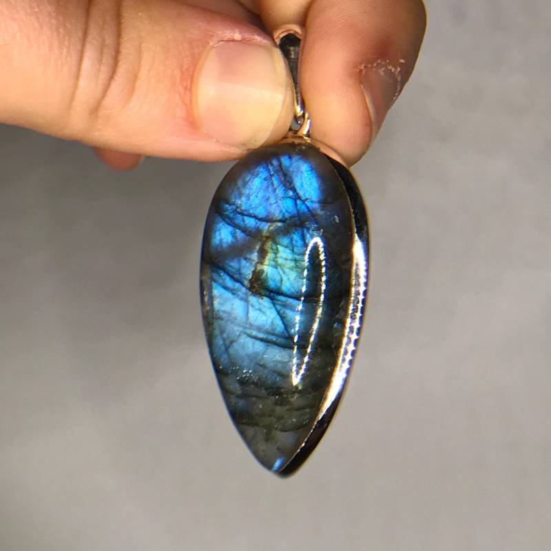 Labradorit Anhänger - Sterling Silber Schmuck Blauer Stein Geburtsstein Moldait von TheDesertGoddess