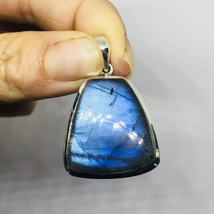 Labradorit Anhänger - Sterling Silber Schmuck Blauer Stein Geburtsstein Moldait von TheDesertGoddess