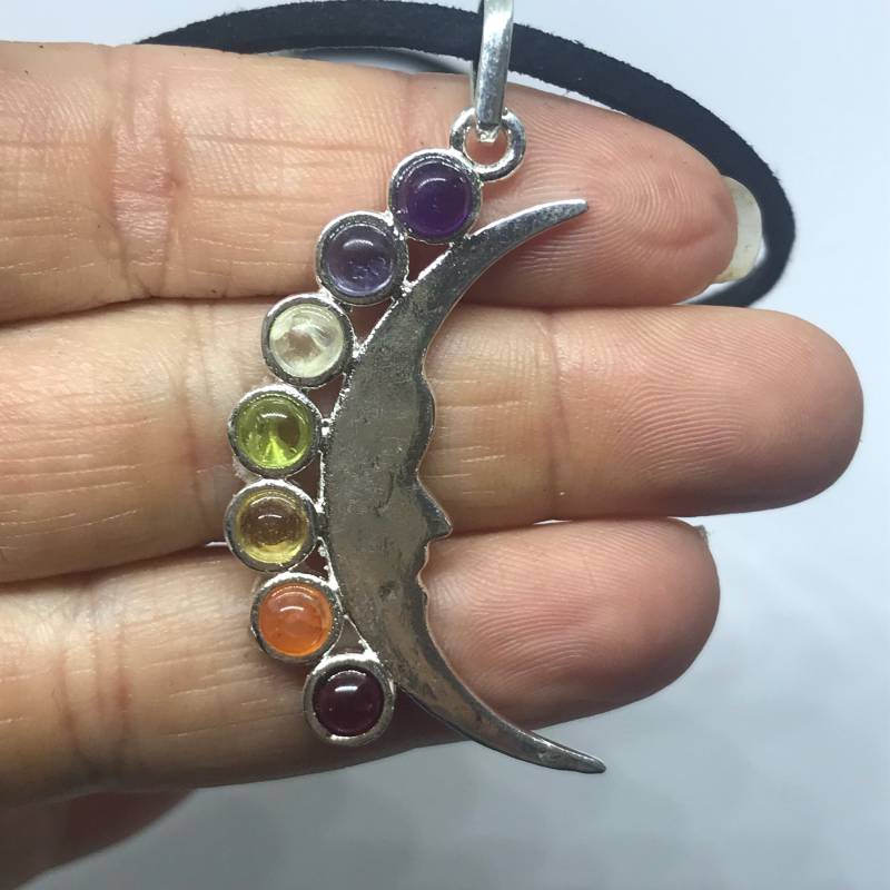 Mond Chakra Silber Anhänger & Lederband - Schmuck Heilung Amethyst Granat Citrin Mondstein Karneol Peridot von TheDesertGoddess