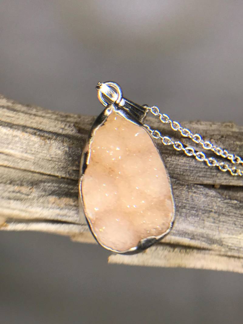 Pfirsich Druzy Anhänger - Sterling Silber Hellrosa Orange Stein Schmuck Natürlicher Chalcedon Geode Kristall von TheDesertGoddess
