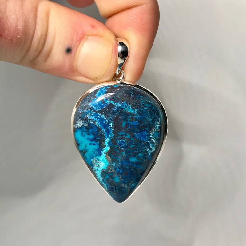 Tief Blauer Chrysokoll Anhänger - Sterling Silber Dezember Geburtsstein Schmuck Monatsstein Moldavit von TheDesertGoddess