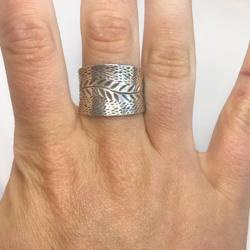 Verstellbarer Leaf Ring - Sterling Silber Einzigartiger Schmuck Handgefertigter Schmuck-Naturschmuck-Vogelschmuck-Moldavit von TheDesertGoddess