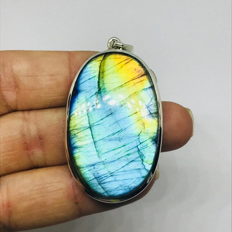 Wunderschöne Labradorit Anhänger - Sterling Silber Schmuck Blauer Stein Geburtsstein Moldavite von TheDesertGoddess