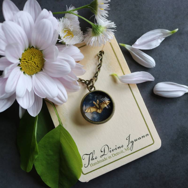 starry Bat Goth Oder Halloween Einfache Reversible Anhänger Halskette von TheDivineIguana