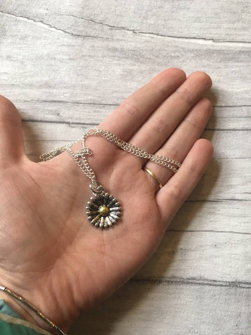 Daisy Halskette - Naturschmuck Blumen Charm Garten Geschenk von TheDorothyDays