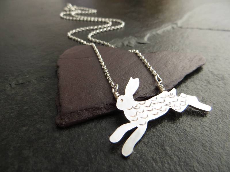 Silber Hase Anhänger, Wildtier Schmuck, Geschenk Für Tierliebhaber, Massiver Sterling von TheDragonflyLane