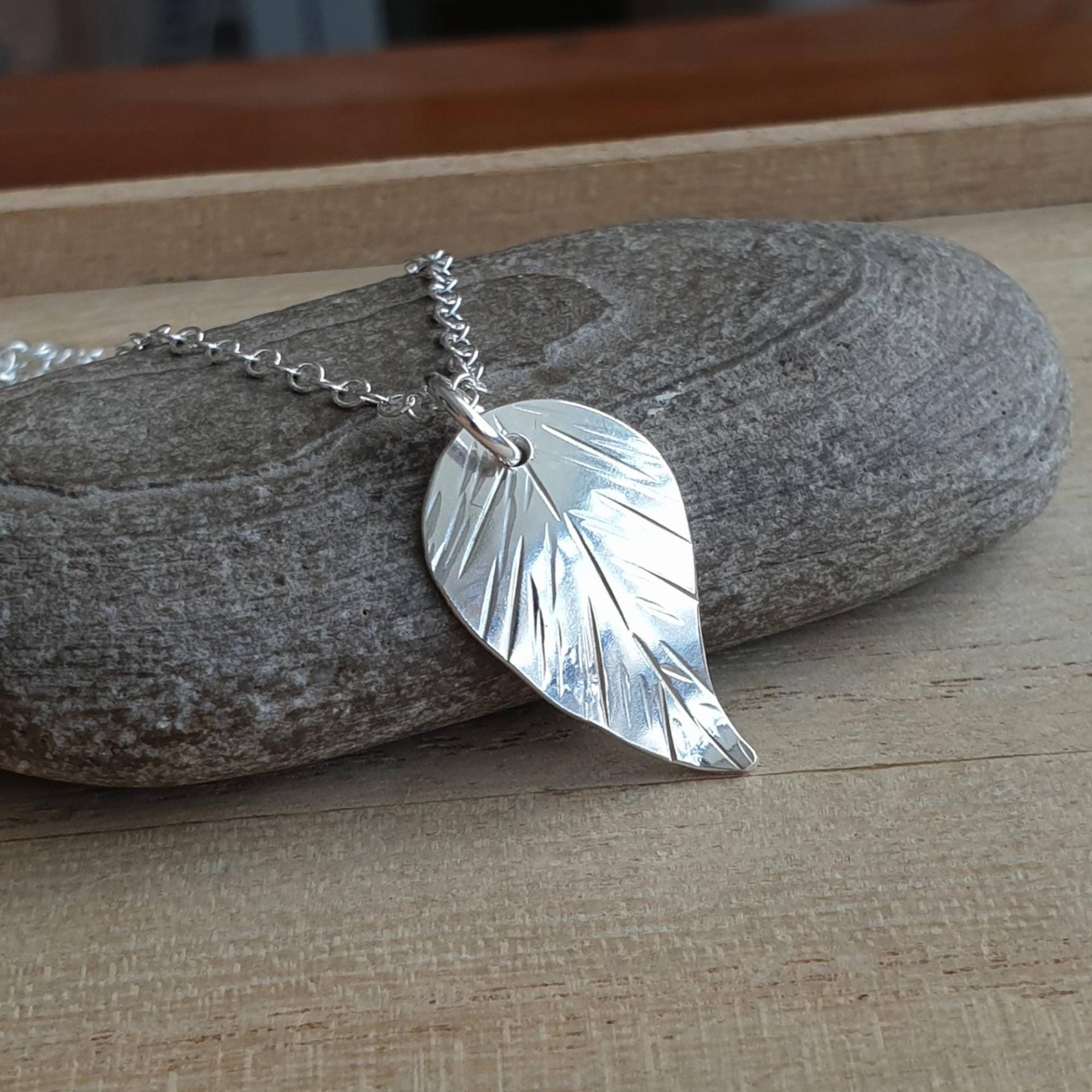 sterling Silber Blatt Anhänger, Dünne Kette Mit Charme, Baumgeschenk sterling Silber Blatt Anhänger, Dünne Kette Mit Charme, Baumgeschenk von TheDragonflyLane