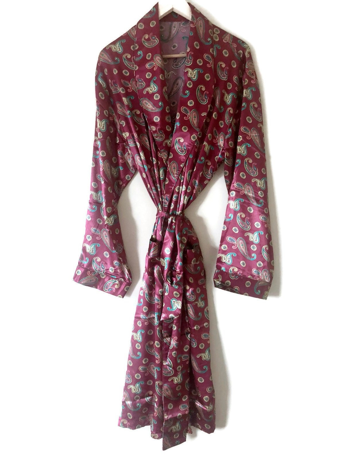 Morgenmantel + Pyjama | Herren Unisex Paisley Rote Hausjacke Seidensatin Retro Boho Loungewear Hausmantel Hugo Hefner von TheDreamVintage