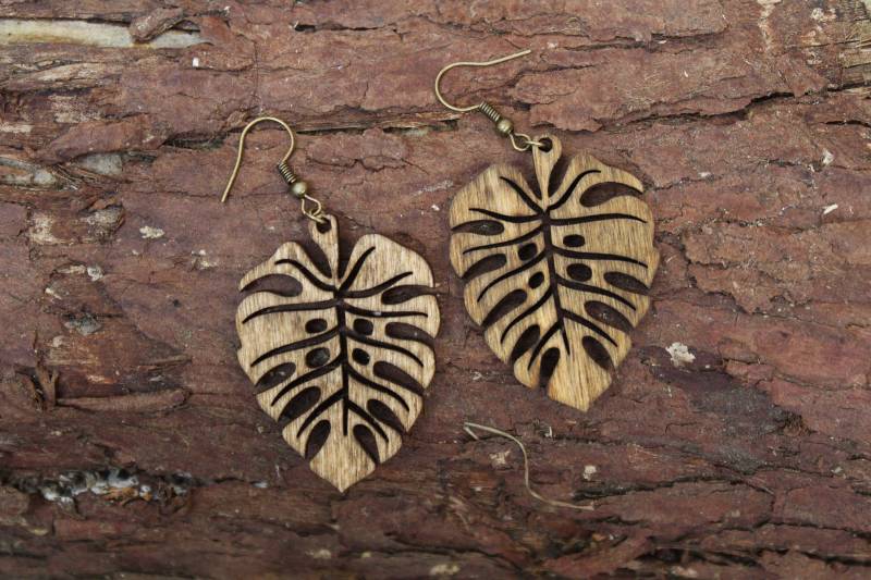 Holzblatt Ohrringe Holz Schmuck Blätter Damen Geschenk Brennen Pyrographie Handgemachte Natur Niedlich Rustikalen Laser Geschnitten Silber Gold von TheDribblyYak