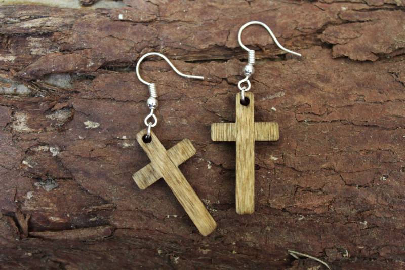 Ohrringe Aus Holz Kreuz Schmuck Funky Frauen Geschenk Brennen Brandmalerei Handgemachte Vorhanden Nette Rustikale Laser Geschnitten Geschnitzten von TheDribblyYak