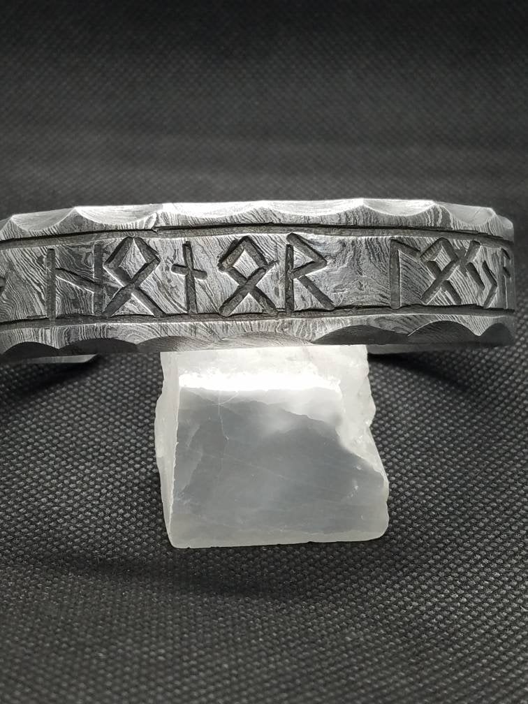 Custom Damast Armband. Hergestellt Aus 15N20 Und 1095 Kohlenstoffstahl Damast Custom Damast Armband. Hergestellt Aus 15N20 Und 1095 Kohlenstoffstahl Damast von TheDuneSeaBazaar