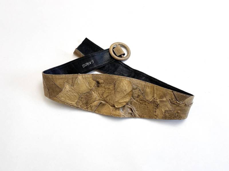 1970Er Leder-Gürtel Breit Braun Caruso Vintage Taillen Gürtel Patchwork Reptil-Print von TheDustyDecades