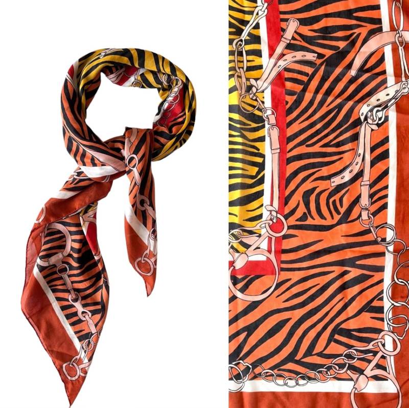 1970S Schal Bunt Seide Xl Tuch Mit Muster Animal Print True Vintage Gürtelmuster Kette Halstuch Seidenschal von TheDustyDecades