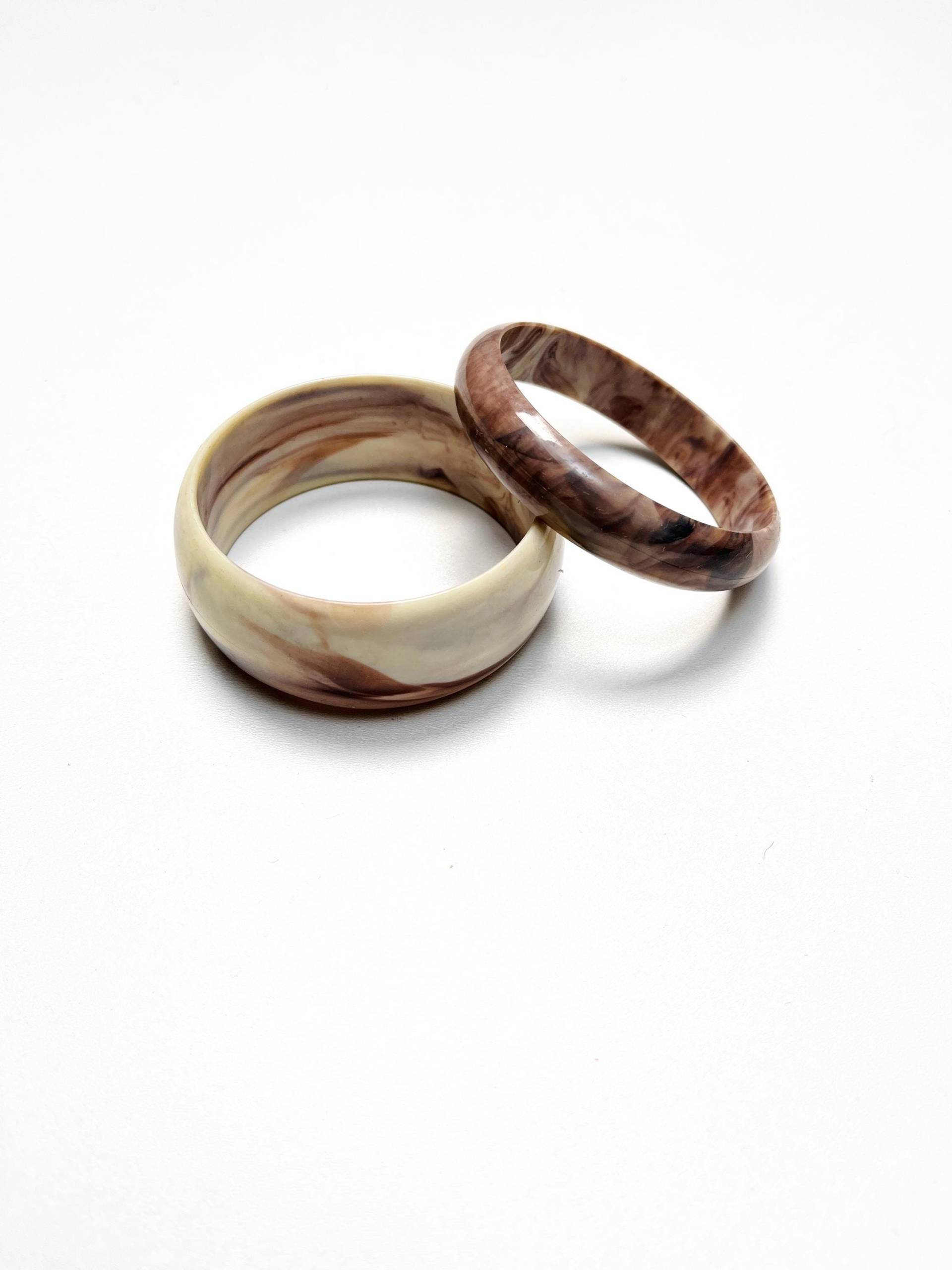 70Er Armreif Set Braun Marmoriert, Vintage Modeschmuck, Kunststoff von TheDustyDecades