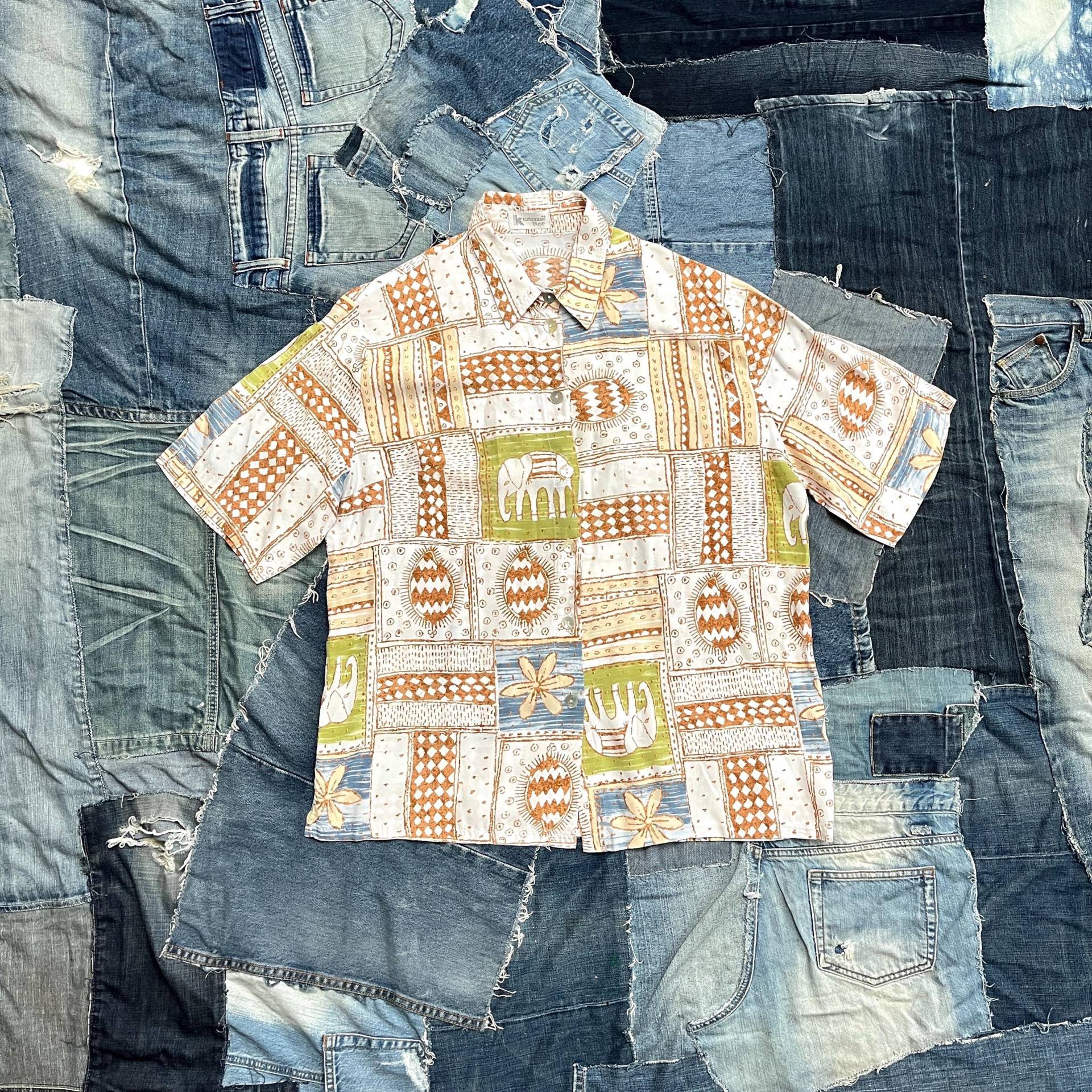 80Er Bluse Viskose Boho Elefant Muster Vintage Kurzarm-Hemd Mit Motiv von TheDustyDecades