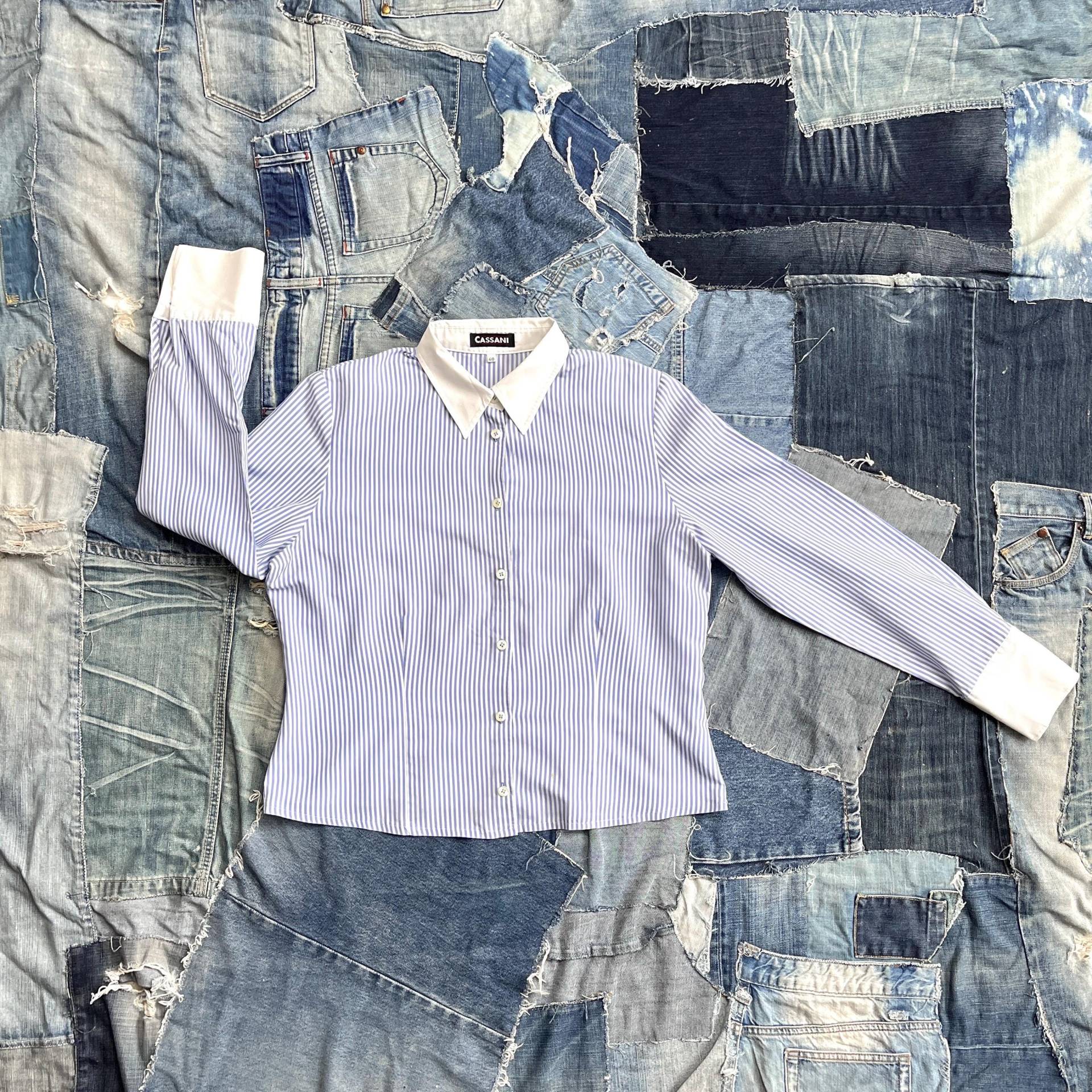 90S Bluse Gestreift Blau Weiß Cassani Streifenbluse Vintage Hemd Hellblau Weißer Kragen von TheDustyDecades