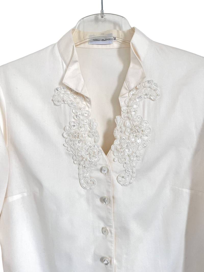90S Bluse Weiß Bestickt Perlen/Kurze Damenhemd Knickkragen Stickmuster Festliche Damen M L von TheDustyDecades
