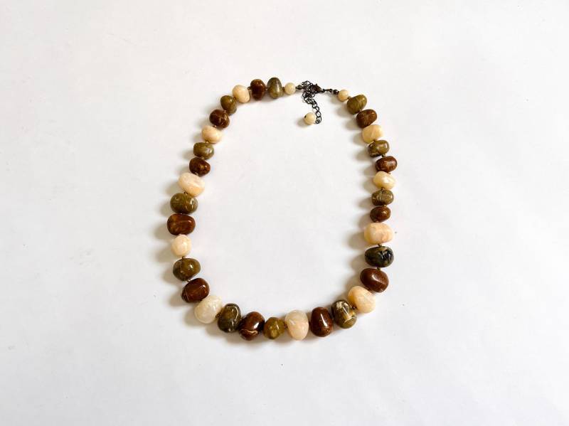 90S Kette Steine Vinatge Stein-Kette Perlen Grün Braun Beige Perlenkette Modeschmuck von TheDustyDecades