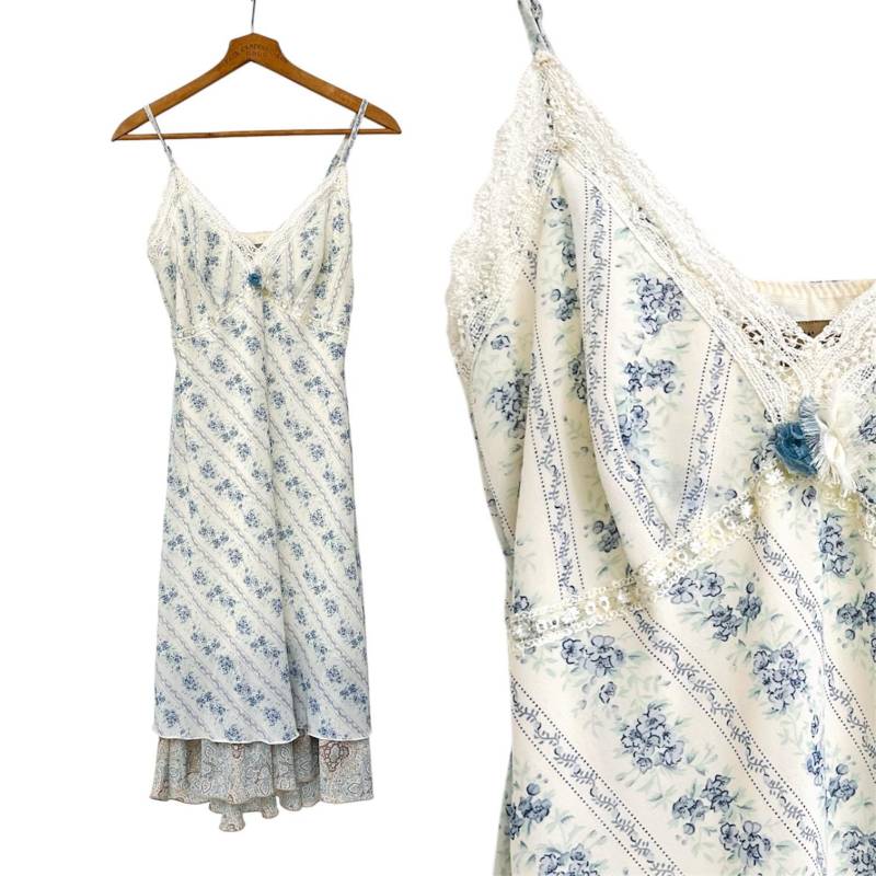 Cottage Kleid Geblümt 90S Trägerkleid Landhaus Stil Sommerkleid Spitze Blumenmuster von TheDustyDecades