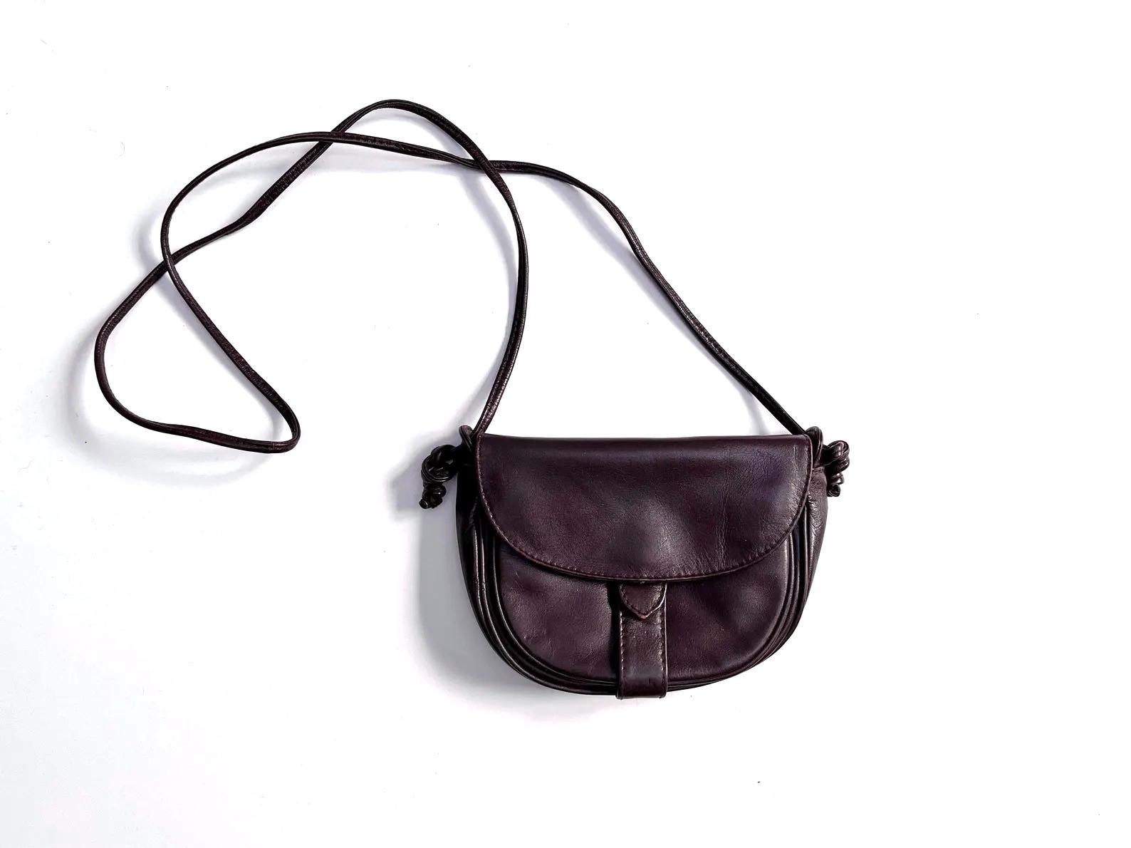 Kleine Ledertasche Braun, Vintage Tasche Dunkelbraun, Mini-Tasche, Umhängetasche, 80Er Jahre von TheDustyDecades