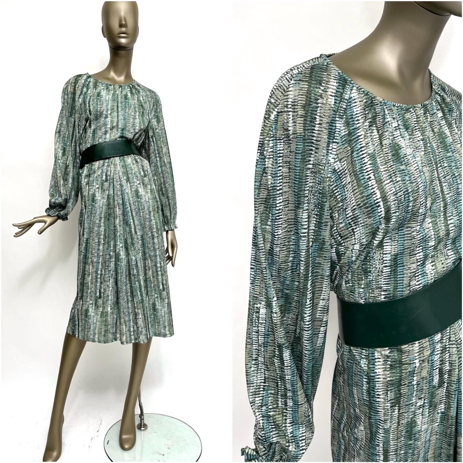 Tunika-Kleid 1970Er Grün A-Form Vintage Kleid Oversize Rundhals Kleines Muster Langärmelig 70S Damen von TheDustyDecades