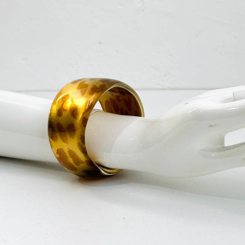 Vintage Armreif Tigermuster/Kunststoff Getigert Breiter Armreifen Braun Plastik Armschmuck von TheDustyDecades