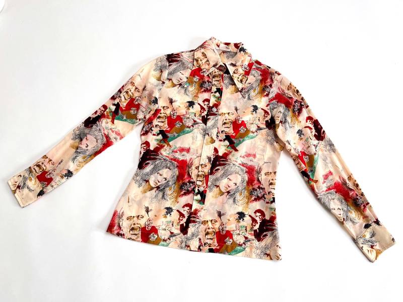 Vintage Hemd Comic Motiv, Bluse Bunt, Großer Kragen, Tailliertes Damenhemd, S, M von TheDustyDecades