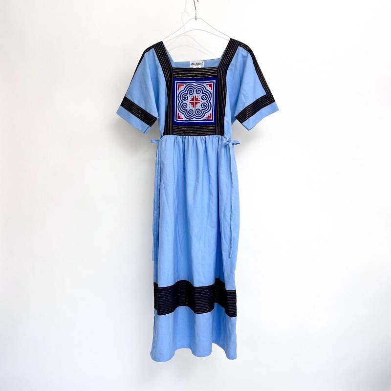 Vintage Kleid Blau Weite Ärmel Bohemien Tunika-Kleid Bestickt Hippie Dress M von TheDustyDecades