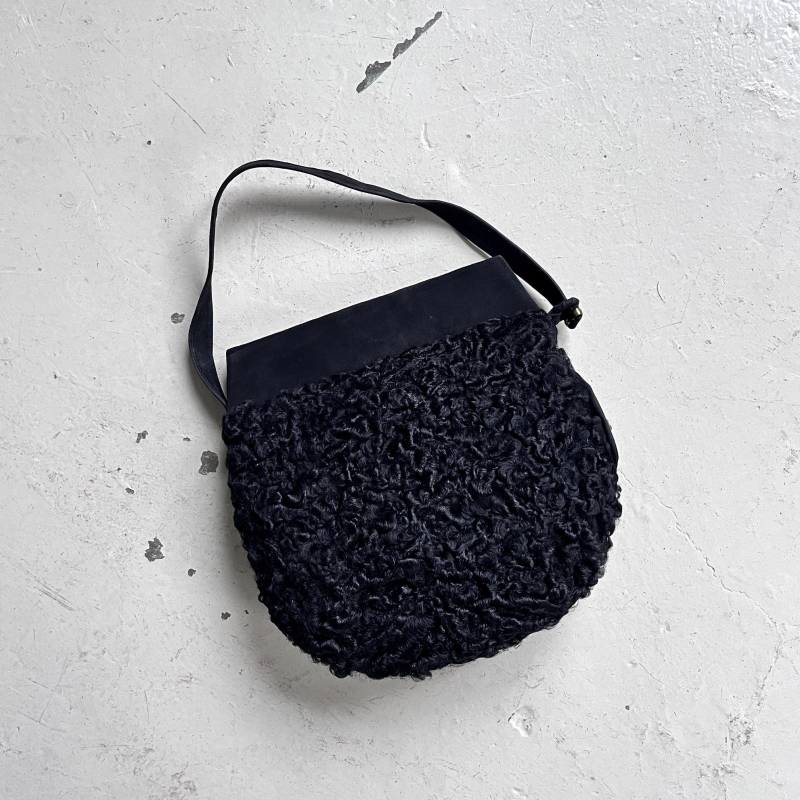 Vintage Muff Tasche Schwarz Fell 1960Er Felltasche Handwärmer Henkeltasche von TheDustyDecades