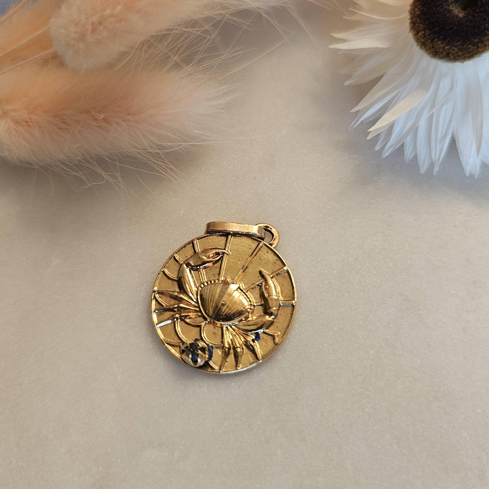 Niedlicher Vintage Gold Vermeil Sternzeichen Anhänger Mit Cancer Zeichen Horoskop Schmuck Geschenkidee Geburtstagsgeschenk Niedlicher Vintage Gold Vermeil Sternzeichen Anhänger Mit Cancer Zeichen Horoskop Schmuck Geschenkidee Geburtstagsgeschenk von TheDustyPeony