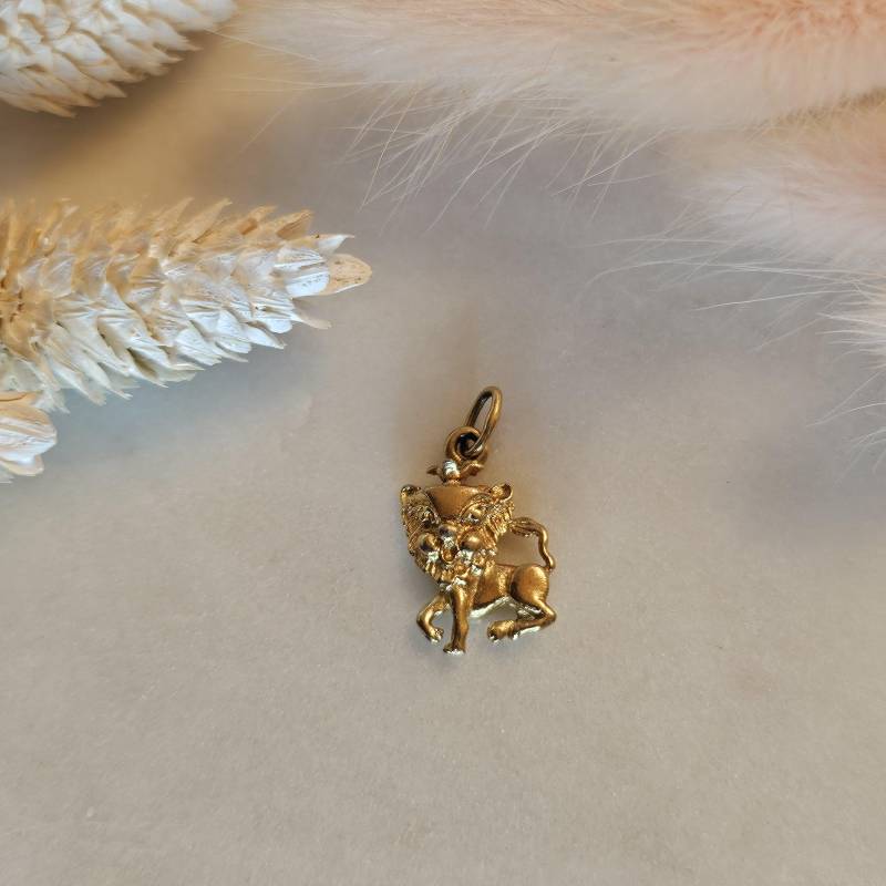 Vintage Vergoldeter Löwe Anhänger Charm von TheDustyPeony