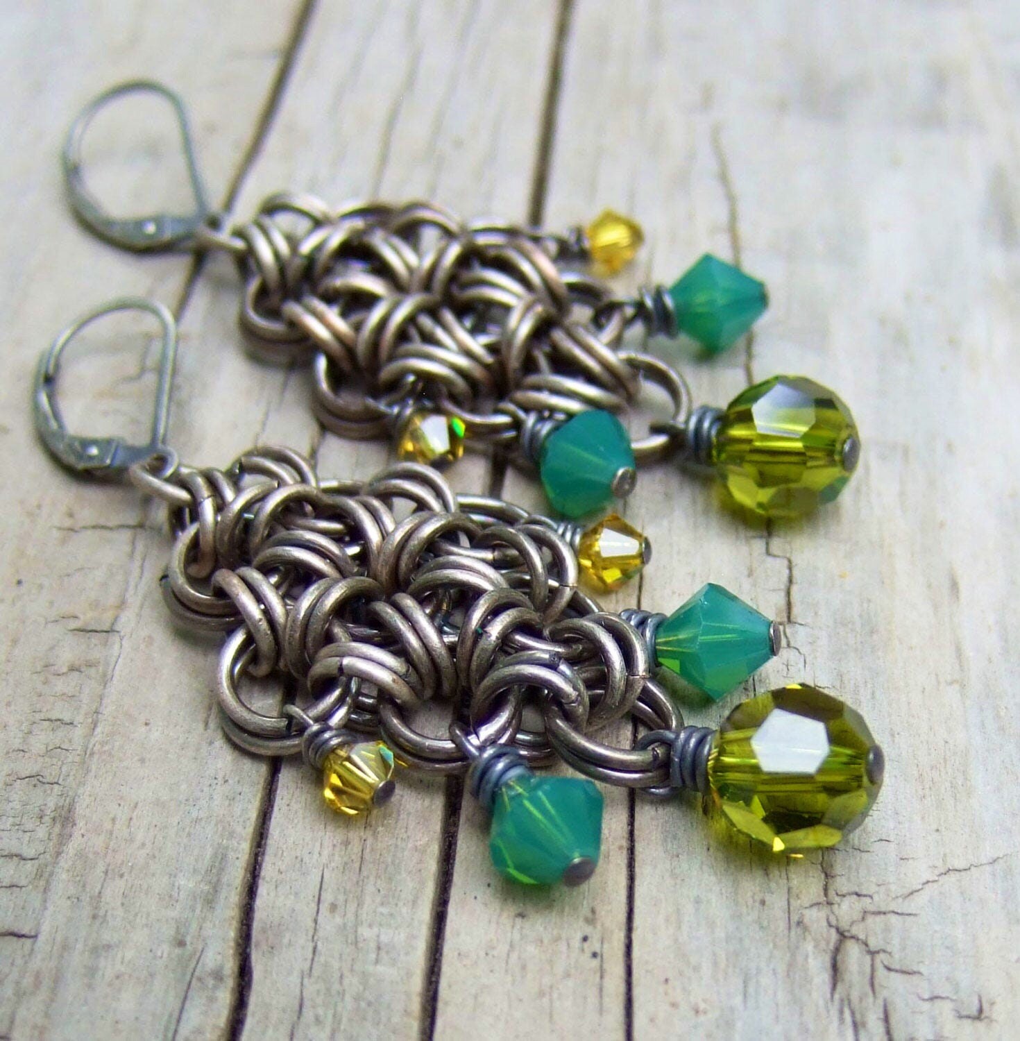 Sylvan Warrior - Silber Kette Mail Ohrringe Mit Grünen Swarovski-Kristall Sylvan Warrior - Silber Kette Mail Ohrringe Mit Grünen Swarovski-Kristall von TheEdgeOfElsewhere