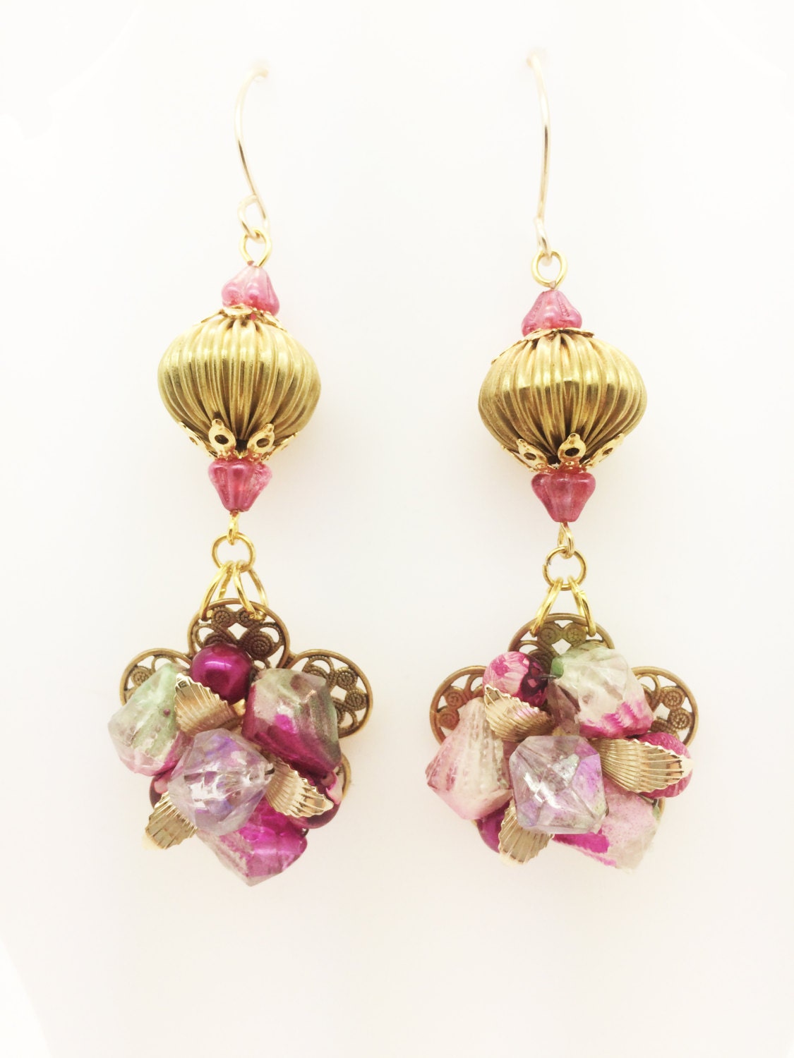 Handgefertigte Ohrringe in Rosatönen Und Gold ~ Vintage Ohrring Komponenten Baumeln, Elegant, Retro, Eye Catcher, Für Durchbohrte Ohren Handgefertigte Ohrringe in Rosatönen Und Gold ~ Vintage Ohrring Komponenten Baumeln, Elegant, Retro, Eye Catcher, Für Durchbohrte Ohren von TheEmbellishingRoom