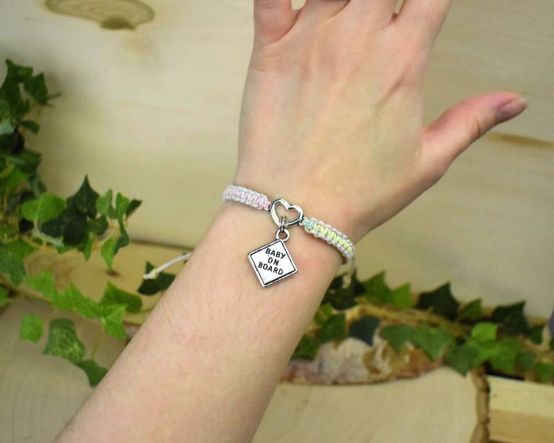 Baby On Board Armband Für Schwangere - Verstellbarer Hanf Schmuck Geschenk Werdende Mutter, Babyparty, Schwangerschaftsankündigung von TheEnglishIvy