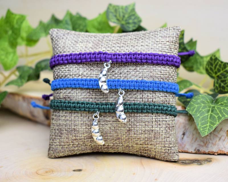 Drei Erbsen Im Schoten Armband Set - Verstellbare Freundschafts Armbänder Aus Hanf Geschenk Für 3 Schwestern, Drillinge, Beste Freundinnen, Familie von TheEnglishIvy