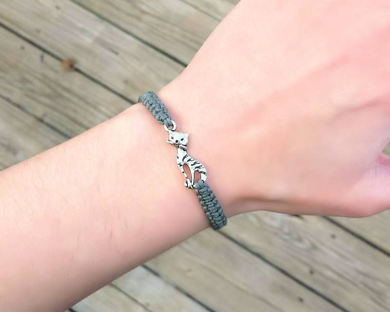 Getigerte Katze Armband - Kätzchen Schmuck Liebhaber Verstellbares Hanf Geschenk Für Katzendame, Haustierverlust Verstellbar Schwarz Weiß Braun Grau von TheEnglishIvy