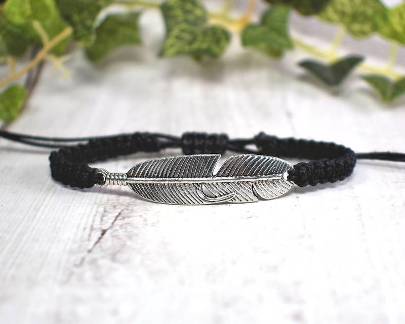 Hanf Feder Armband - Verstellbarer Boho String Schmuck Silber Vogel Bettelarmband Für Männer Oder Frauen von TheEnglishIvy