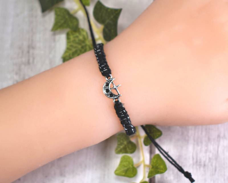 Kleiner Mond Armband - Verstellbarer Hanf Celestial Lunar Halbmond Nordstern Wunsch Schwarz Silber Nachthimmel von TheEnglishIvy
